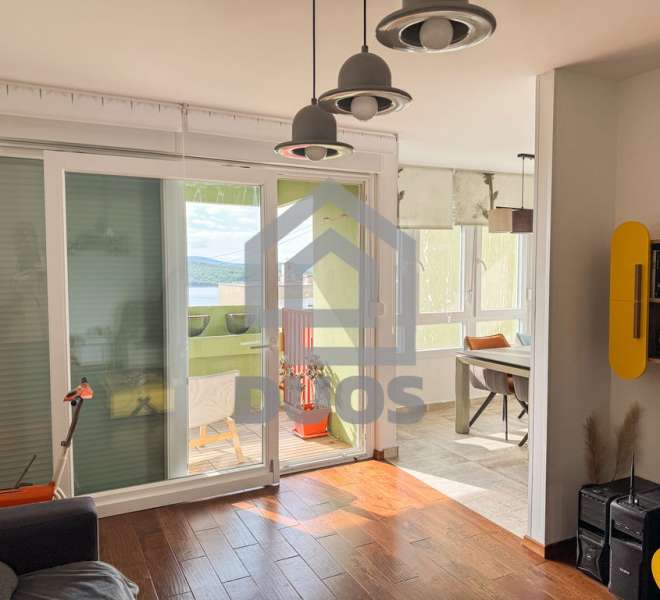 Moderno namješten stan u Šibeniku sa dvije spavaće sobe i pogledom na more