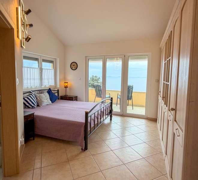 Villa mit zwei Wohneinheiten mit Blick auf die Kornaten