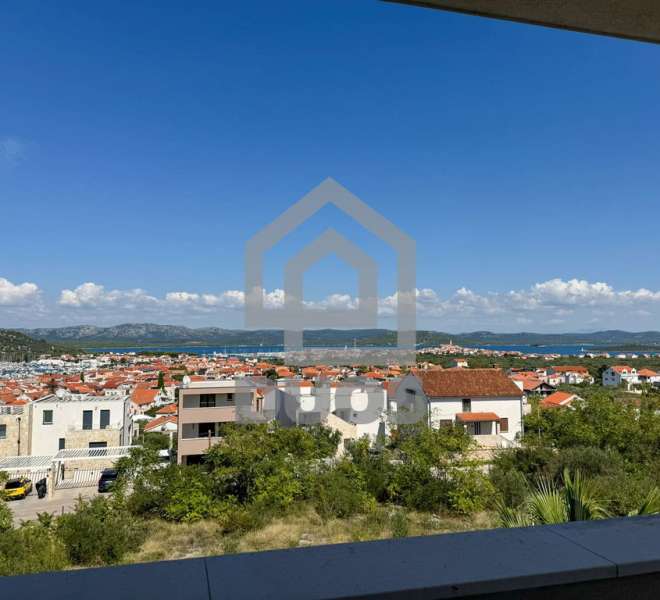 Penthouse with three bedrooms, panoramic view, and garage