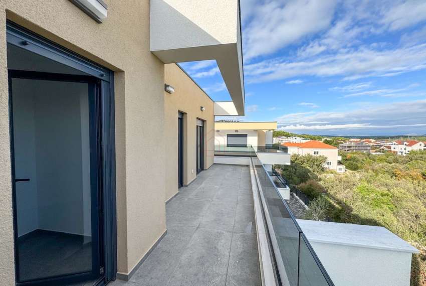 The most beautiful penthouse for sale on the island of Murter with 3 bedrooms. 16