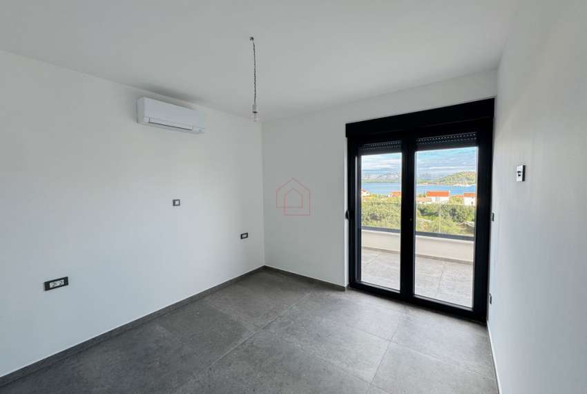 The most beautiful penthouse for sale on the island of Murter with 3 bedrooms. 14