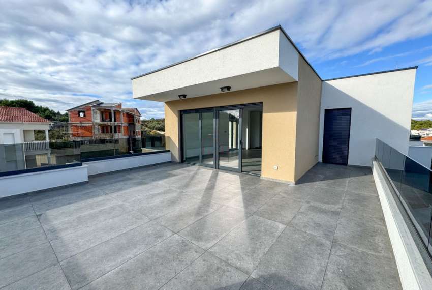 The most beautiful penthouse for sale on the island of Murter with 3 bedrooms. 13