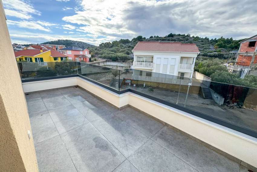 The most beautiful penthouse for sale on the island of Murter with 3 bedrooms. 10