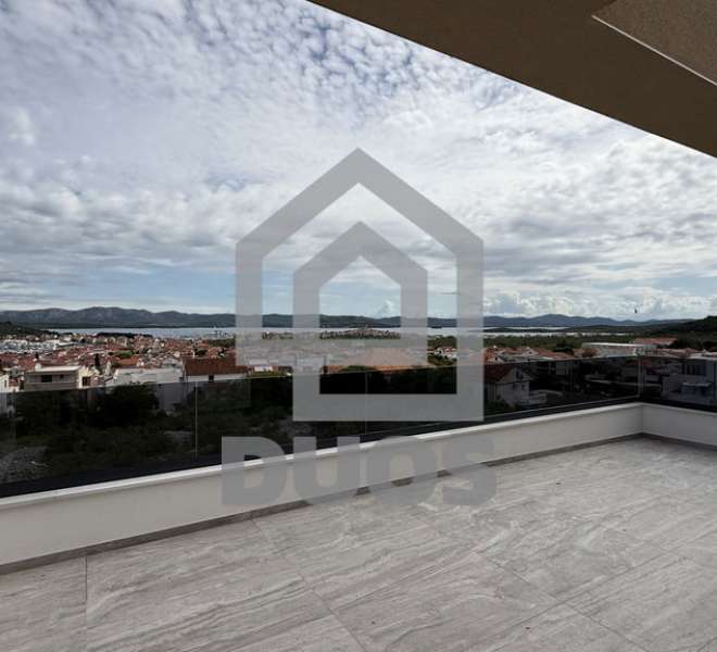 Beautiful penthouse in the center of Murter with a stunning sea view