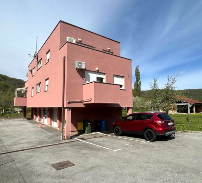 Nice and spacious apartment on the second floor with a large terrace and garage - upper Dubrava
