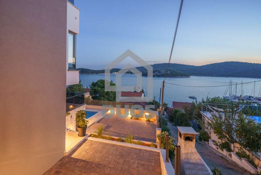 Tisno - luxury villa in three cascades overlooking the sea 37