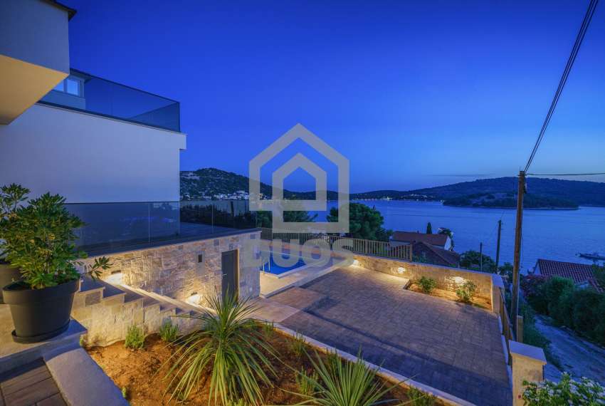 Tisno - luxury villa in three cascades overlooking the sea 38