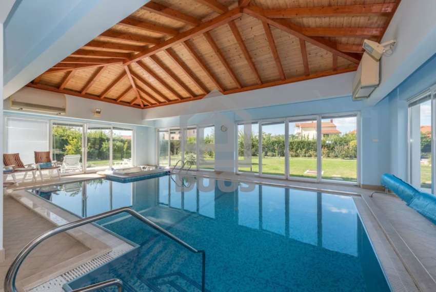 Villa in Betina mit beheiztem Pool und schönem Garten 1