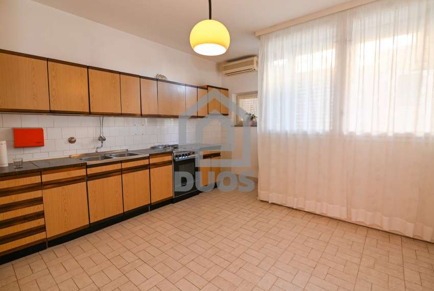 Apartment in a great location on the Zadar Peninsula overlooking the sea and St. Donat 12