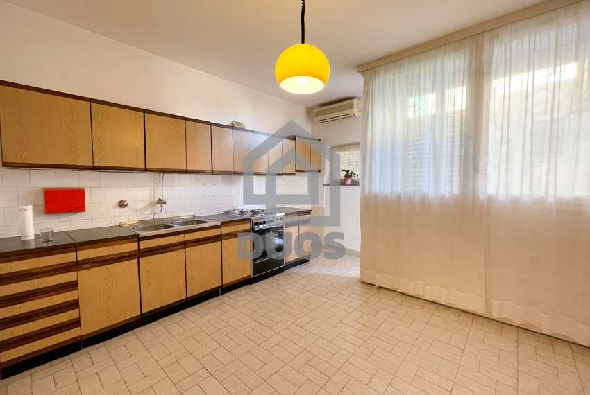 Apartment in a great location on the Zadar Peninsula overlooking the sea and St. Donat 25