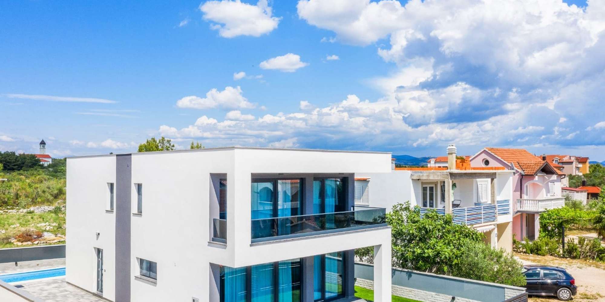 Samostojeća luksuzna pametna kuća 150m od mora - Srima