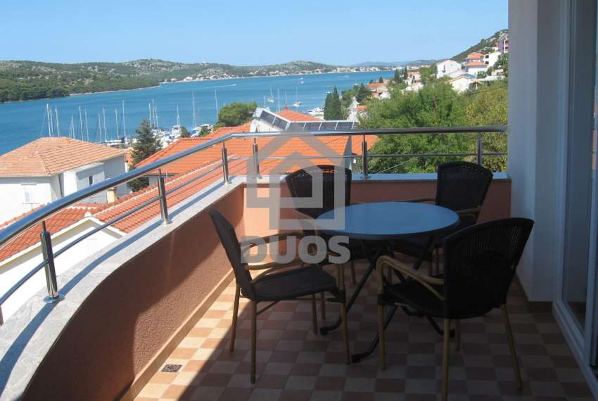 Tisno - Apartment at the top of the building with three bedrooms and two terraces 8
