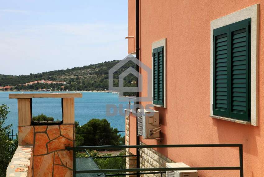 Tisno - large apartment in the basement of the building with a sea view 16