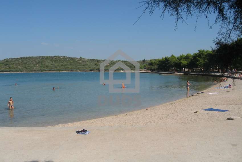 Tisno - large apartment in the basement of the building with a sea view 26