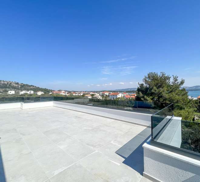 Apartment on the recessed floor with a view of the bay of the island of Murter - NEWLY BUILT